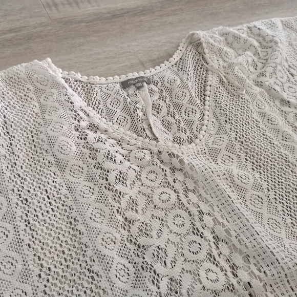Lace Lose Top - Picture 4 of 4